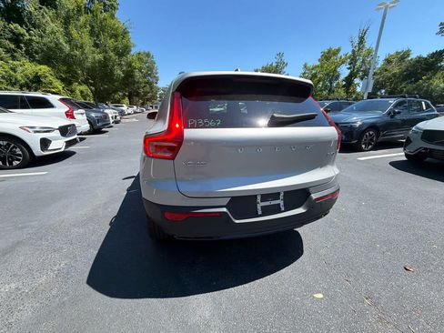 Used 2025 Volvo XC40 B5 Plus AWD/4WD image 12