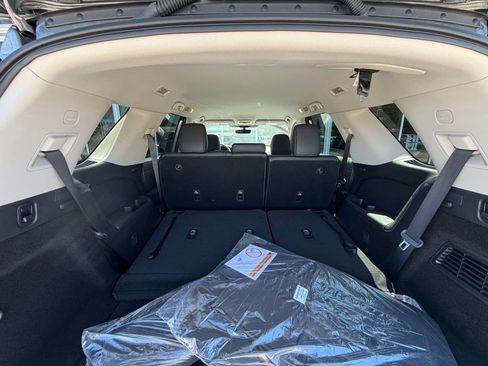 New 2026 Nissan Pathfinder SL AWD/4WD image 16