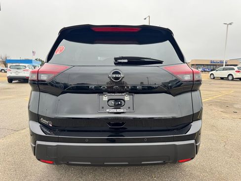 New 2026 Nissan Rogue SV FWD image 5
