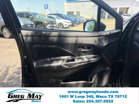 Used 2024 Nissan Versa SV FWD image 9