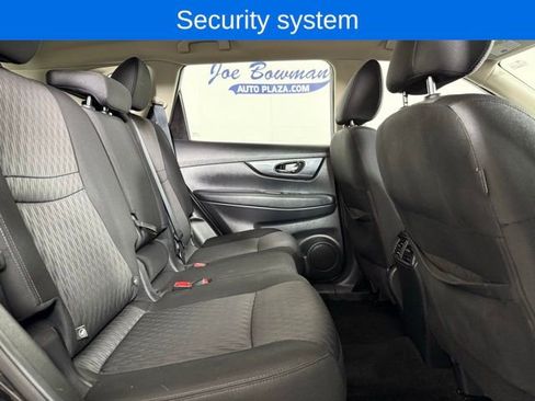 Used 2018 Nissan Rogue S image 17