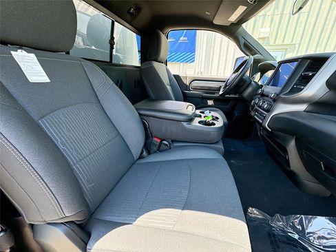 New 2024 RAM 2500 Tradesman w/ Chrome Appearance Group image 17