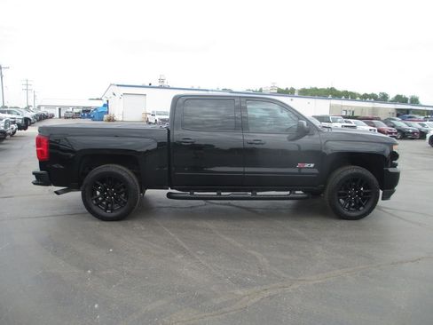 Used 2017 Chevrolet Silverado 1500 LTZ Z71 w/ LTZ Plus Package AWD/4WD image 4