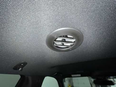 New 2026 Chevrolet Suburban LT image 21