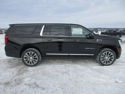 New 2026 GMC Yukon XL Denali w/ Sun & Power Step Package