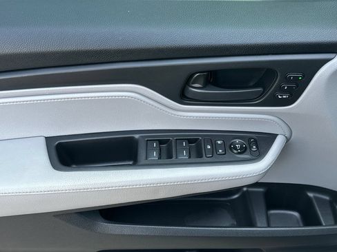 Used 2018 Honda Odyssey EX-L image 11