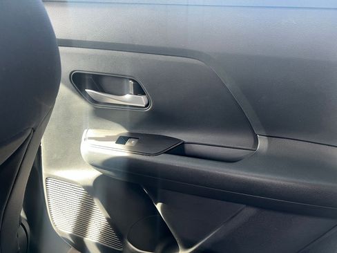 Used 2025 Nissan Kicks SV image 24