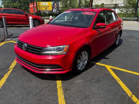 Used 2015 Volkswagen Jetta SE FWD image 3