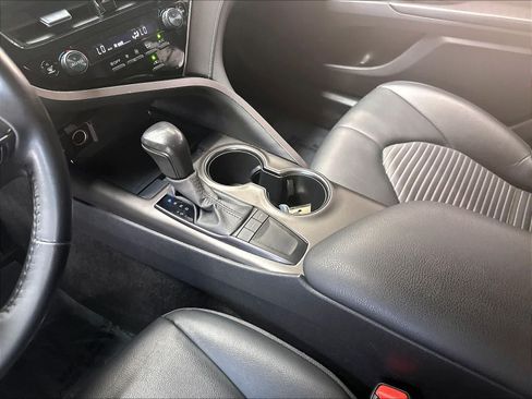 Used 2022 Toyota Camry SE w/ Convenience Package FWD image 20