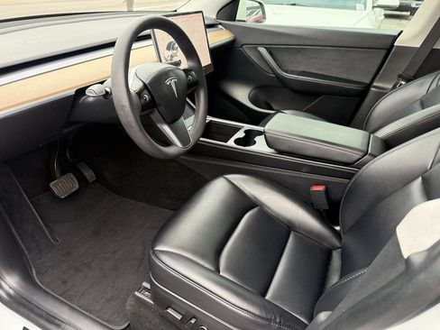 Used 2021 Tesla Model Y Long Range AWD/4WD image 20