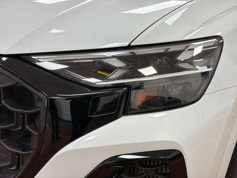 Used 2024 Audi Q8 Prestige image 11