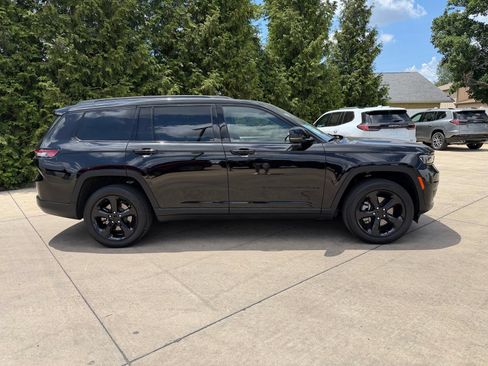 Used 2023 Jeep Grand Cherokee L Laredo AWD/4WD image 32