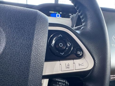 Used 2017 Toyota Prius Prime Premium image 21