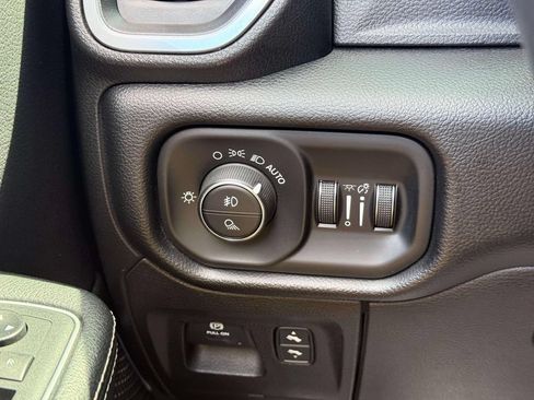 Used 2020 RAM 1500 Laramie w/ Sport Appearance Package AWD/4WD image 20