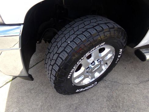 Used 2014 Chevrolet Silverado 2500 LT w/ Interior Plus Package image 15