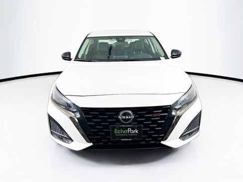 Used 2024 Nissan Altima 2.5 SR image 2