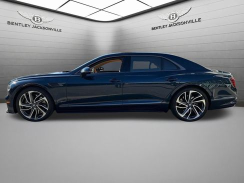 Used 2025 Bentley Flying Spur Plug-In Hybrid AWD/4WD image 13