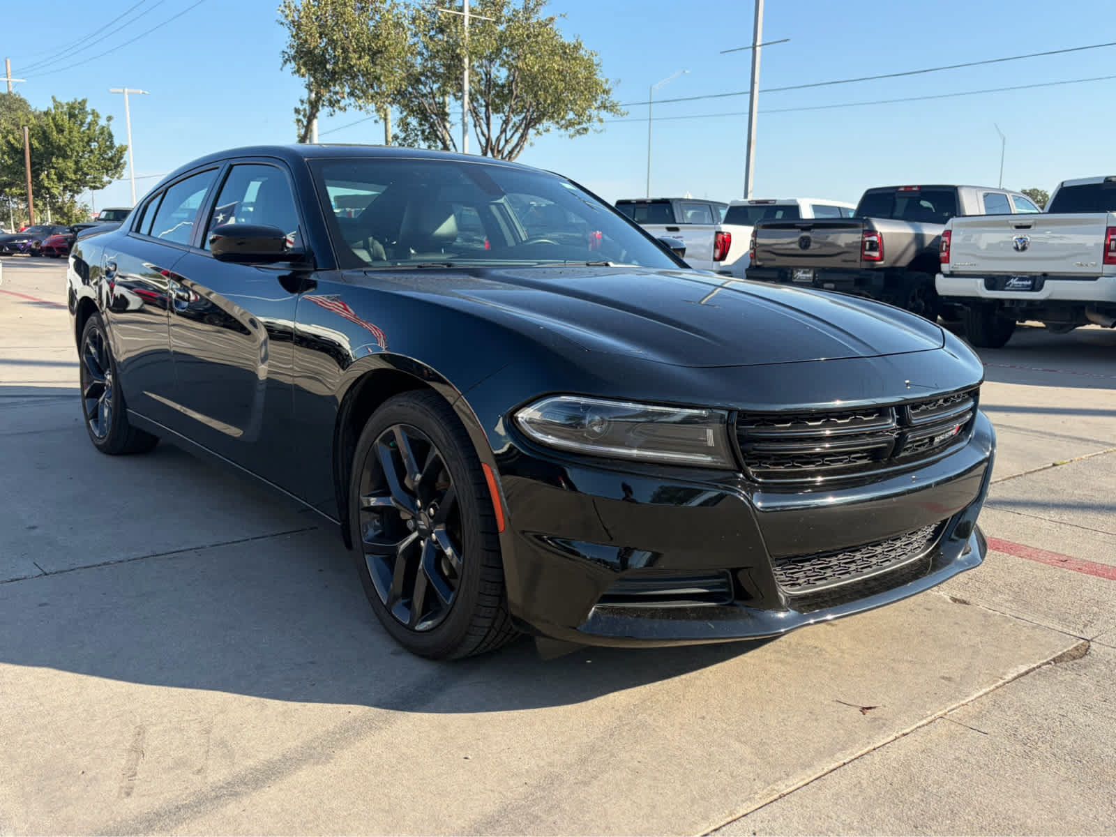 Used 2022 Dodge Charger SXT w/ Plus Group RWD image 4