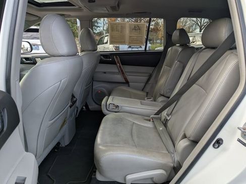 Used 2011 Toyota Highlander Limited w/ Tow Pkg image 31