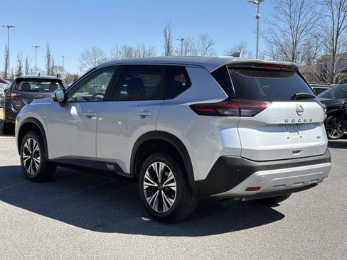 Used 2023 Nissan Rogue SV image 5