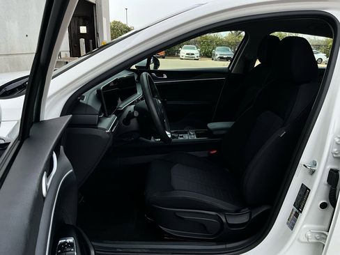Used 2025 Kia K5 LXS image 10