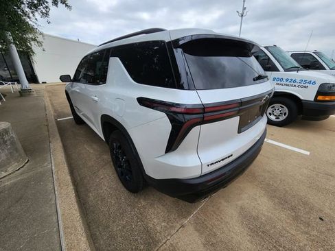 Used 2024 Chevrolet Traverse LT w/ Midnight/Sport Edition FWD image 6