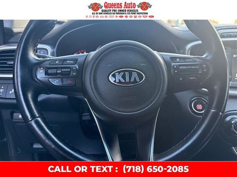 Used 2018 Kia Sorento EX image 19