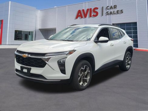 Used 2025 Chevrolet Trax LT w/ LT Convenience Package FWD image 1