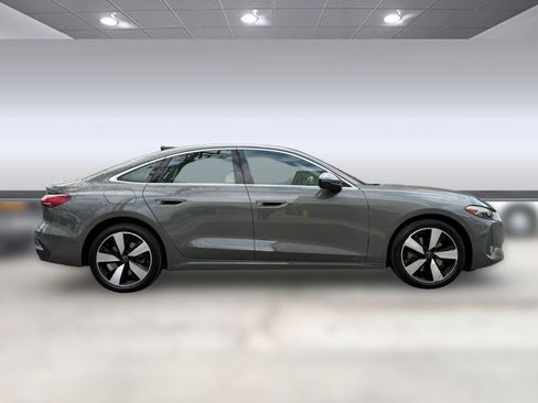 Used 2025 Audi A5 2.0T Premium Plus w/ Premium Plus image 8