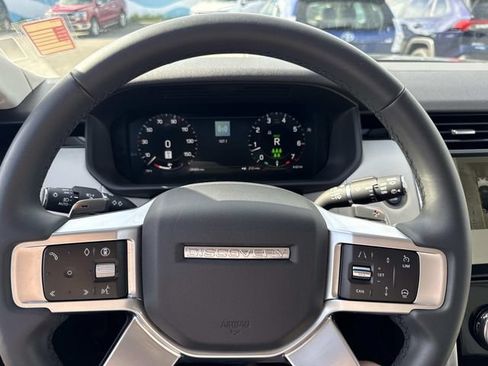 Used 2025 Land Rover Discovery S AWD/4WD image 35