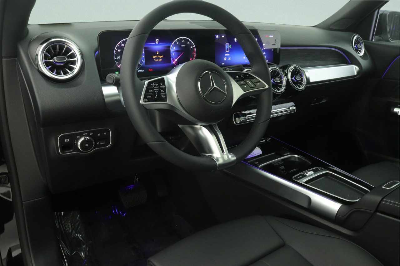 New 2026 Mercedes-Benz GLB 250 image 4