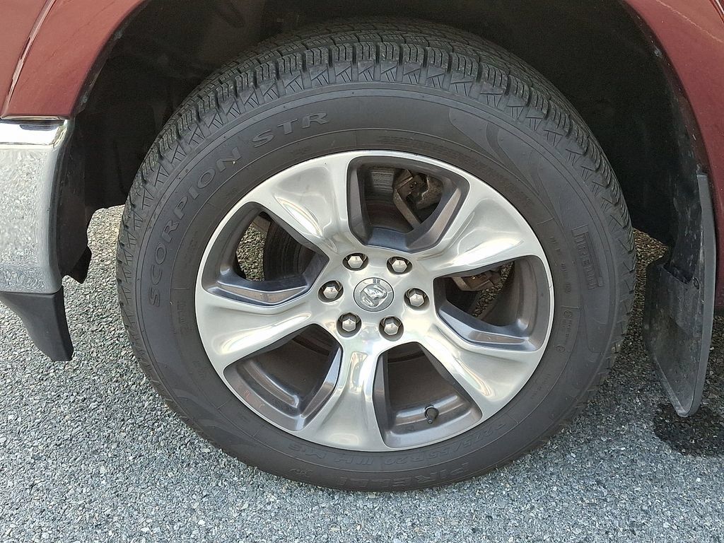 Used 2019 RAM 1500 Laramie AWD/4WD image 4