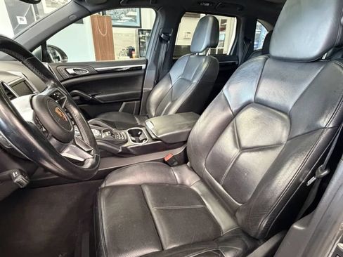 Used 2016 Porsche Cayenne AWD/4WD image 8