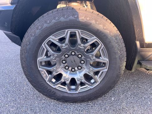 New 2026 GMC Hummer EV SUV image 12