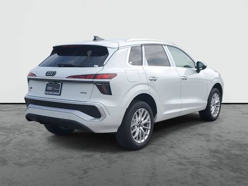 New 2026 Audi Q3 quattro 2.0T AWD/4WD image 4