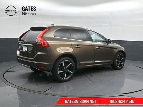 Used 2015 Volvo XC60 T5 w/ Proximity Package image 2