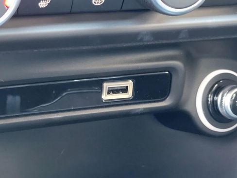 Used 2024 Alfa Romeo Giulia Sprint RWD image 15