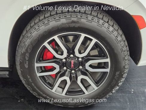 Used 2022 GMC Yukon AT4 AWD/4WD image 9