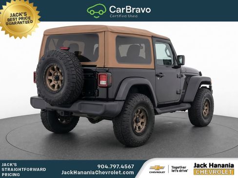 Used 2020 Jeep Wrangler Sport AWD/4WD image 3