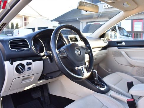 Used 2013 Volkswagen Jetta TDI FWD image 3