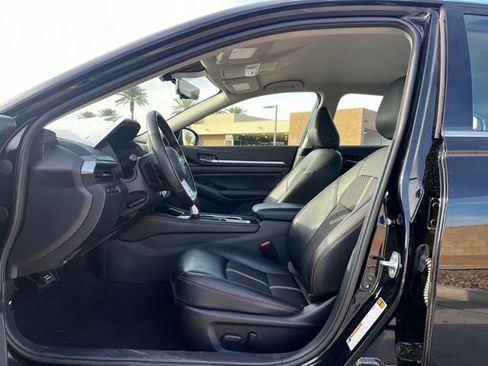 Used 2025 Nissan Altima 2.5 SR image 10