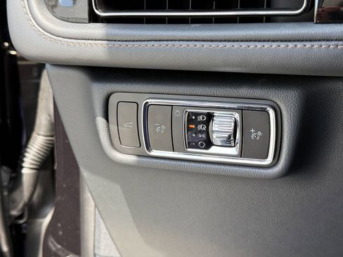 New 2026 Lincoln Aviator AWD image 37