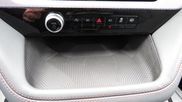 Used 2026 Ford Explorer Active AWD/4WD image 20