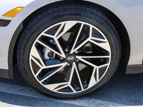 Used 2024 Hyundai Ioniq 6 SEL RWD image 14