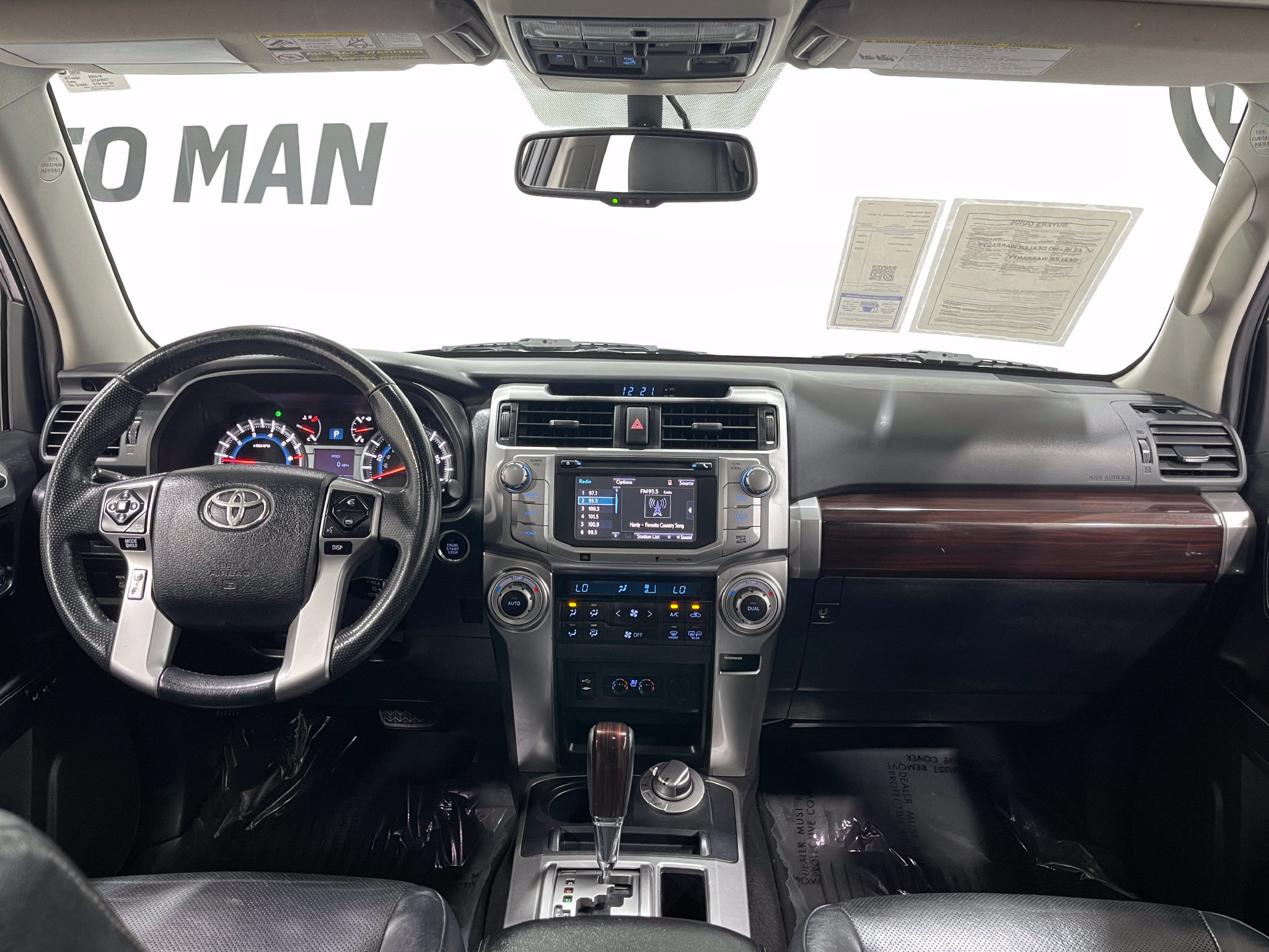 Used 2015 Toyota 4Runner Limited AWD/4WD image 18