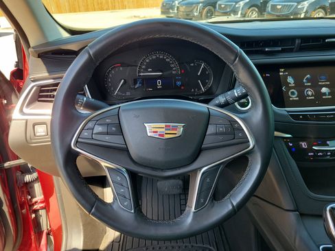 Used 2018 Cadillac XT5 Premium Luxury image 28