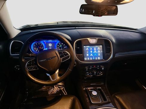 Used 2021 Chrysler 300 Touring L AWD/4WD image 22