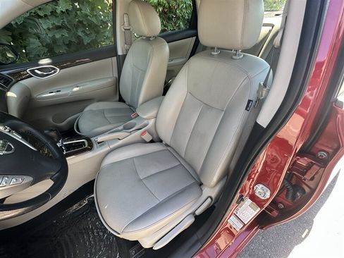 Used 2015 Nissan Sentra SL w/ SL Premium Package FWD image 8