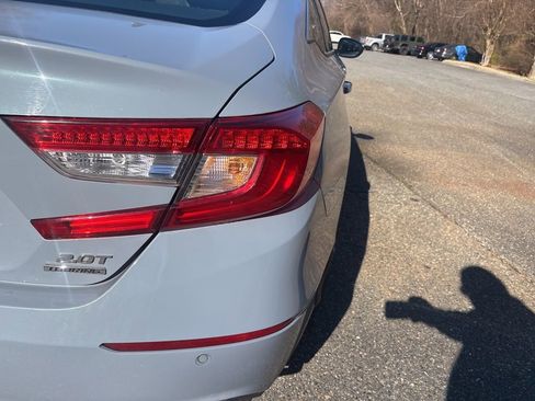 Used 2022 Honda Accord Touring image 9