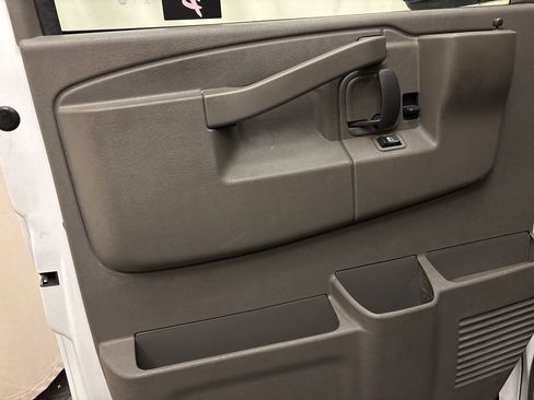 Used 2023 Chevrolet Express 3500 Extended w/ Driver Convenience Package image 9